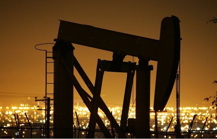 Цены на Brent снизились до $98,55 за баррель после выхода данных о запасах в США