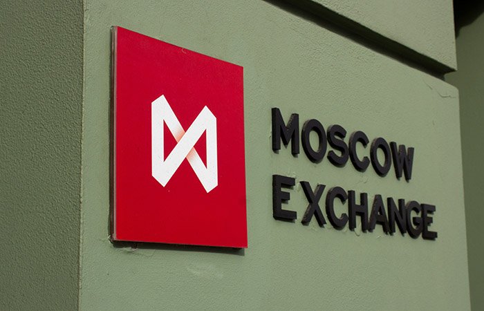 МосБиржа приостановила торги на валютном рынке и рынке драгметаллов