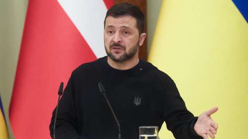 Зеленский упрекнул администрацию Байдена в промедлении в поставках оружия