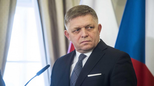 "Говорила, что я полный идиот": премьер Словакии назвал шуткой свой рассказ о главе Еврокомиссии
